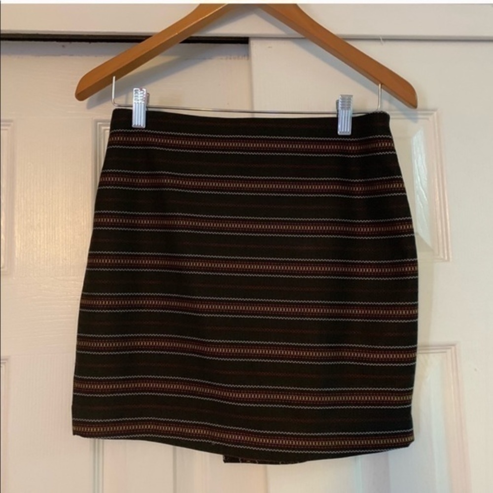 Express Black Patterned Wrap Mini Skirt Sz Medium - image 5
